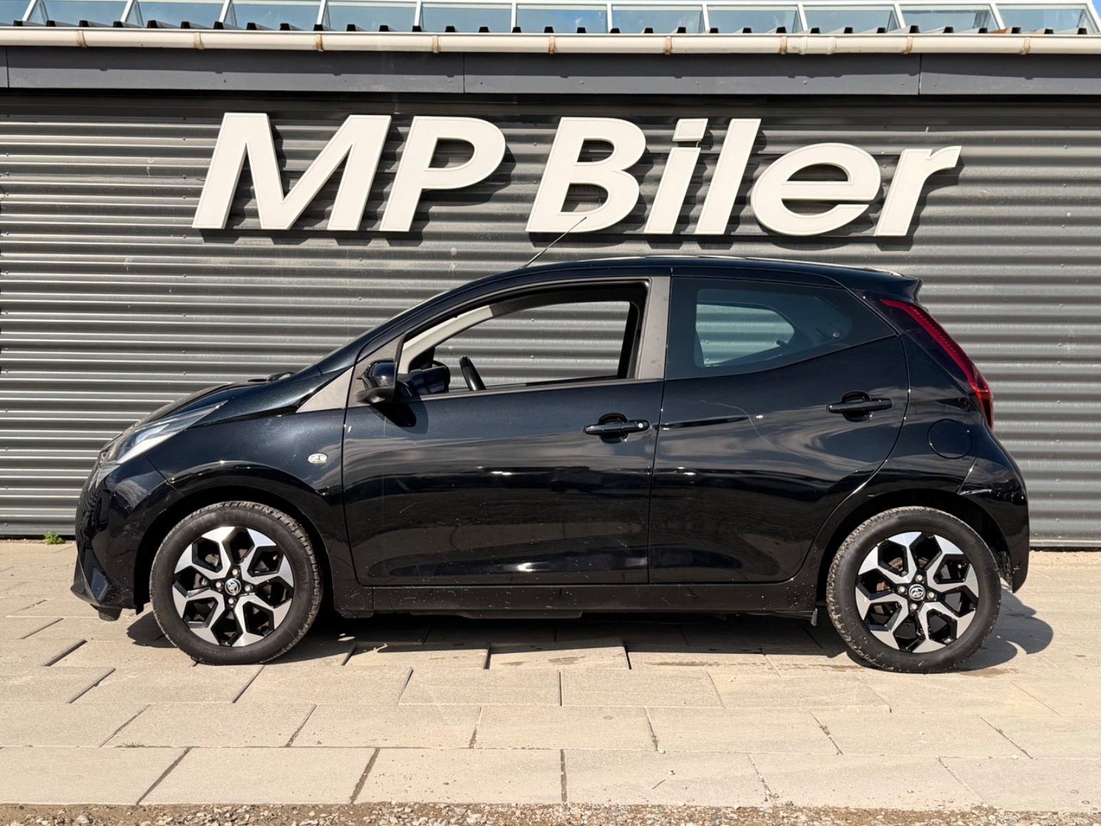 Sort Toyota Aygo fra 2019