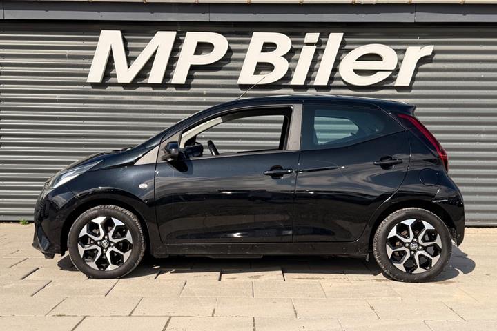 Sort Toyota Aygo fra 2019
