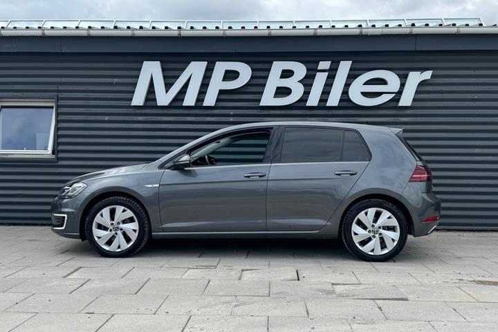 Grå VW e-Golf VII fra 2020