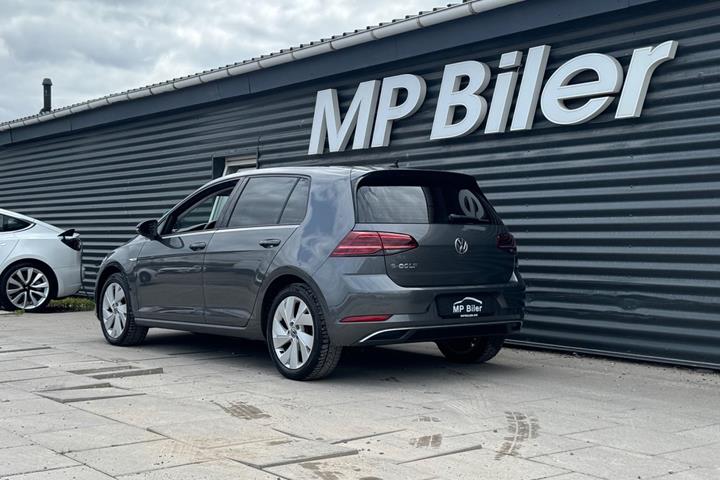 Grå VW e-Golf VII fra 2020