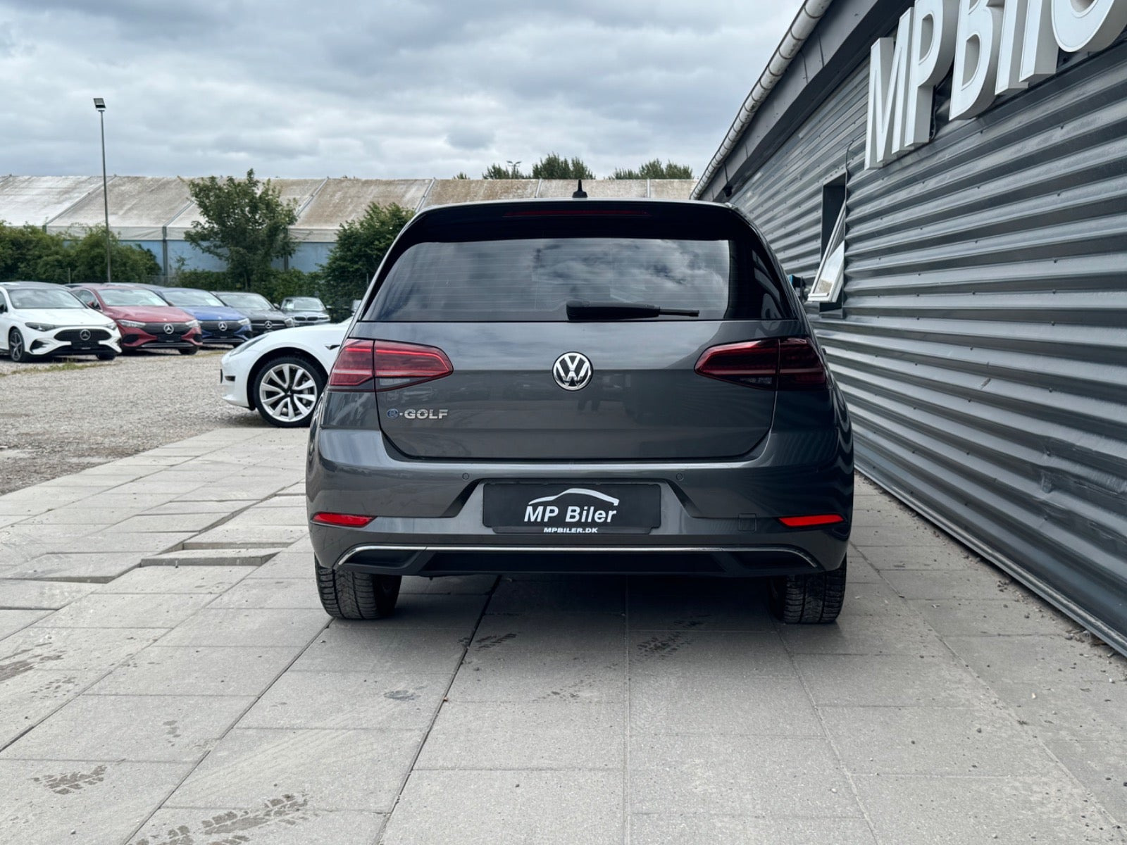 Grå VW e-Golf VII fra 2020