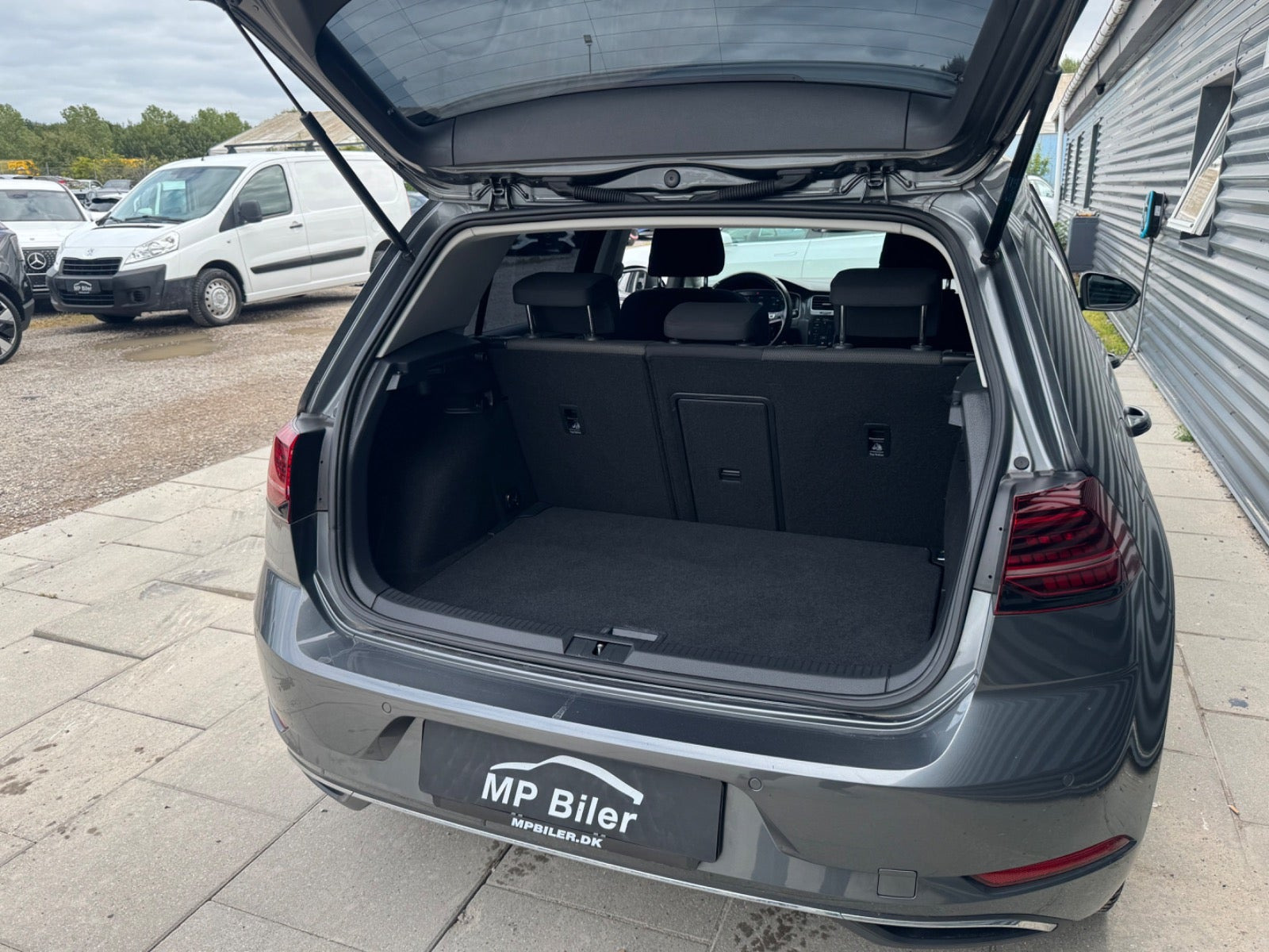 Grå VW e-Golf VII fra 2020