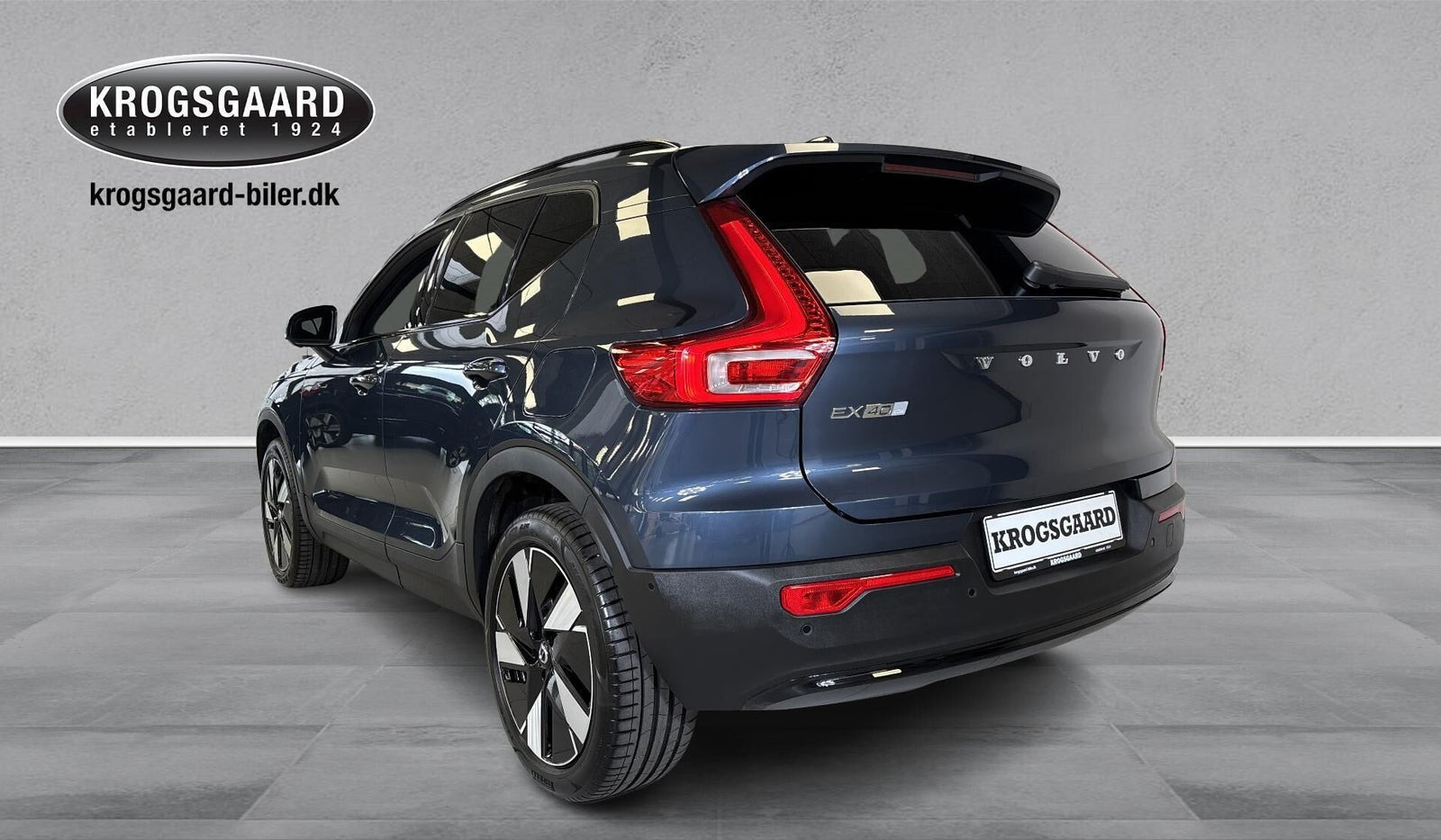 Blå Volvo EX40 fra 2025