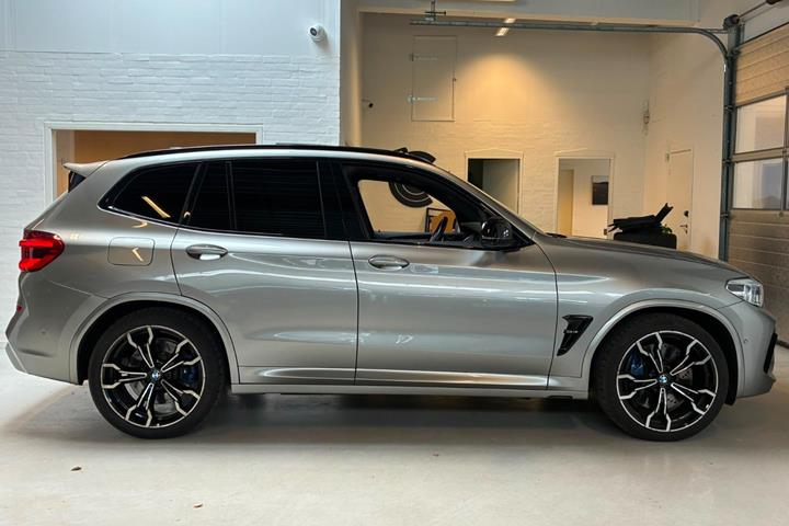 Grå BMW X3 fra 2020