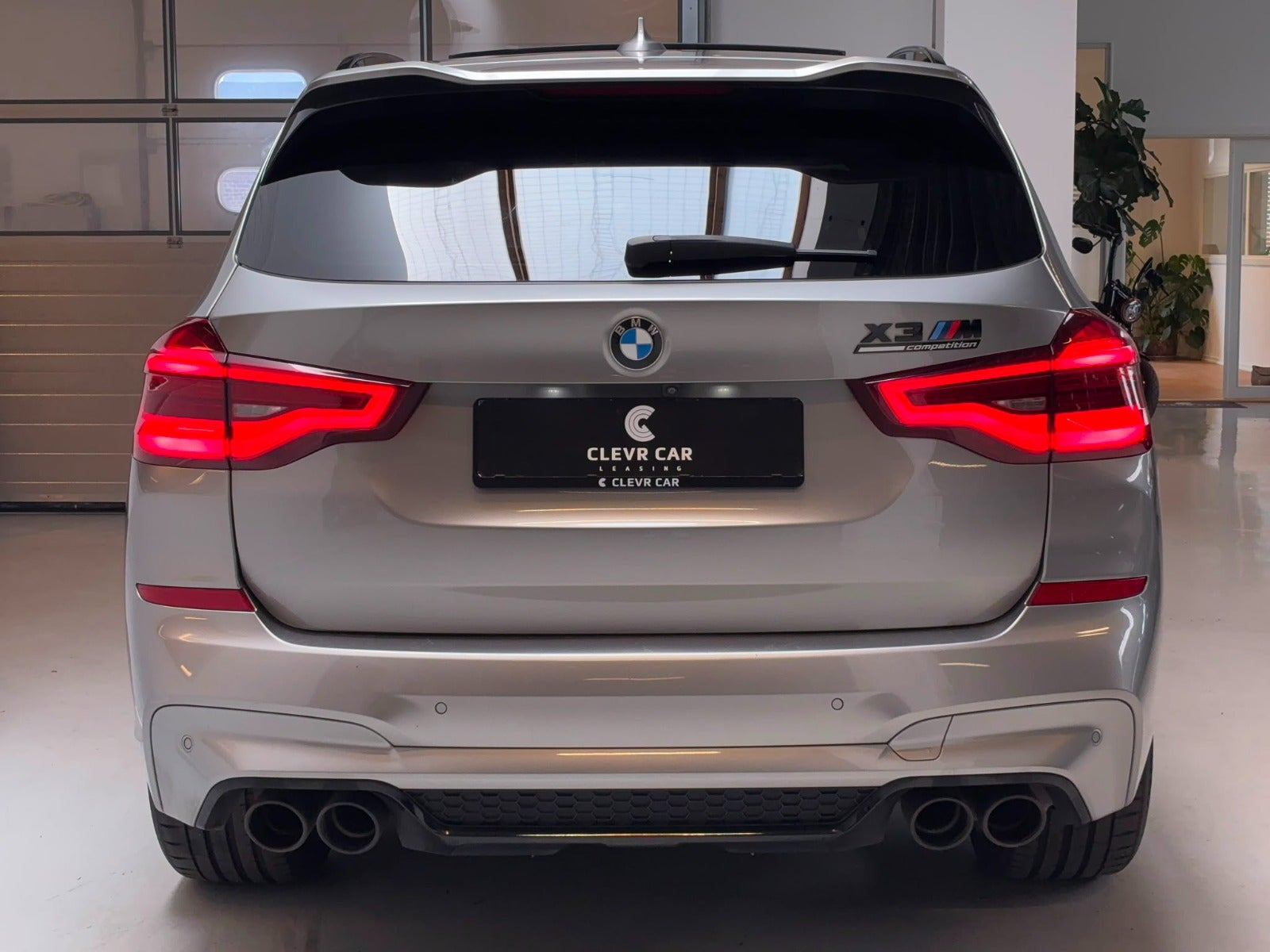 Grå BMW X3 fra 2020