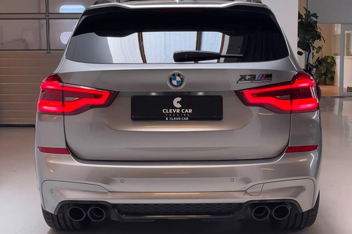Grå BMW X3 fra 2020