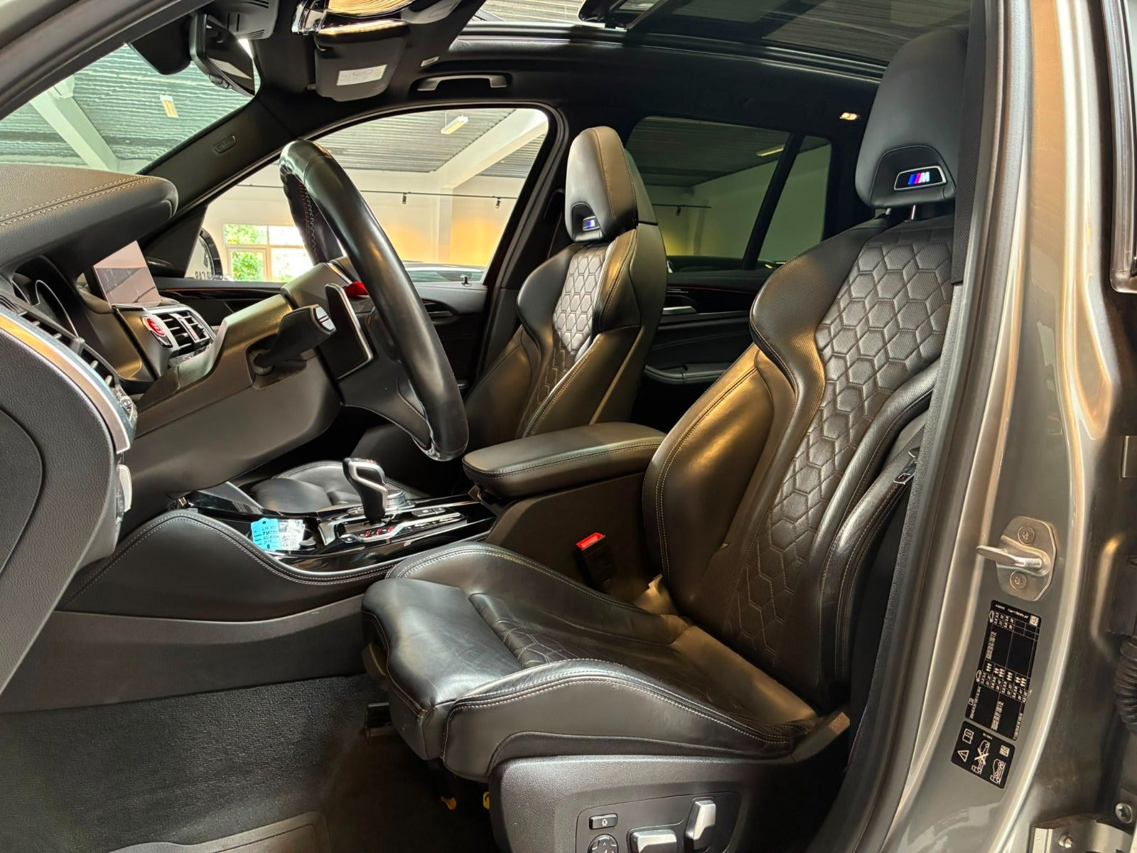 Grå BMW X3 fra 2020