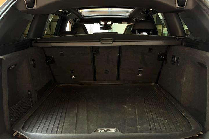 Grå BMW X3 fra 2020
