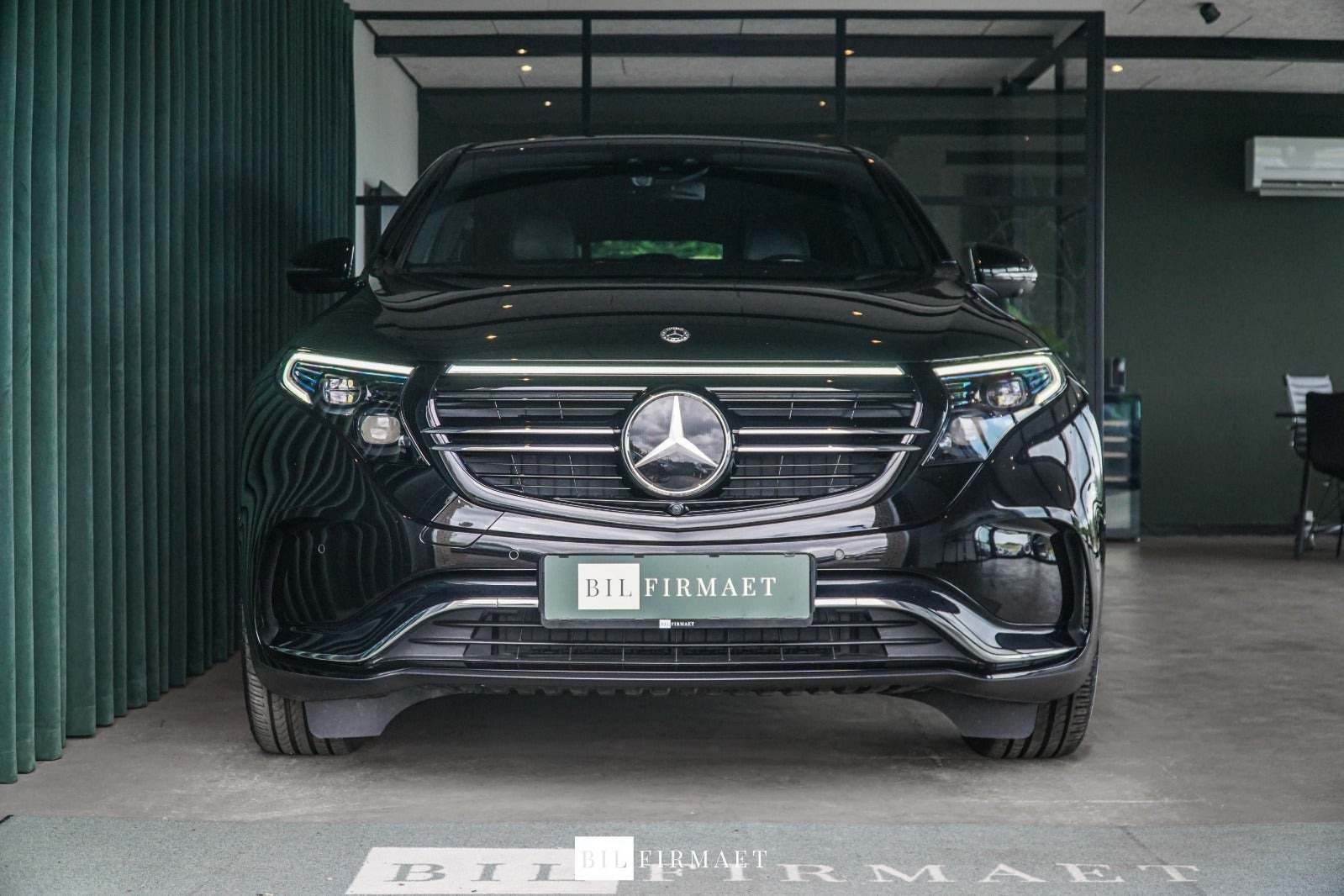 Sort Mercedes EQC400 fra 2022