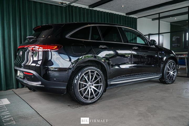 Sort Mercedes EQC400 fra 2022