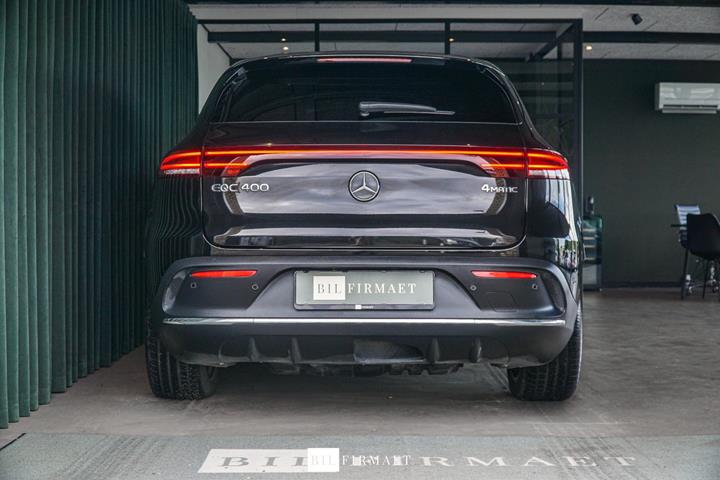 Sort Mercedes EQC400 fra 2022