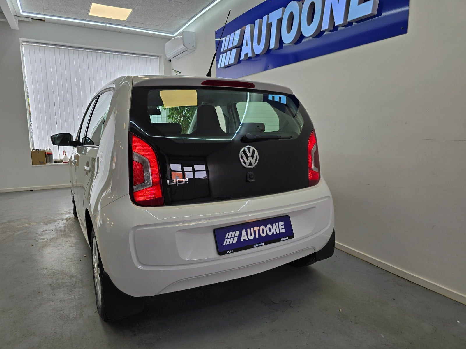 Hvid VW UP! fra 2013