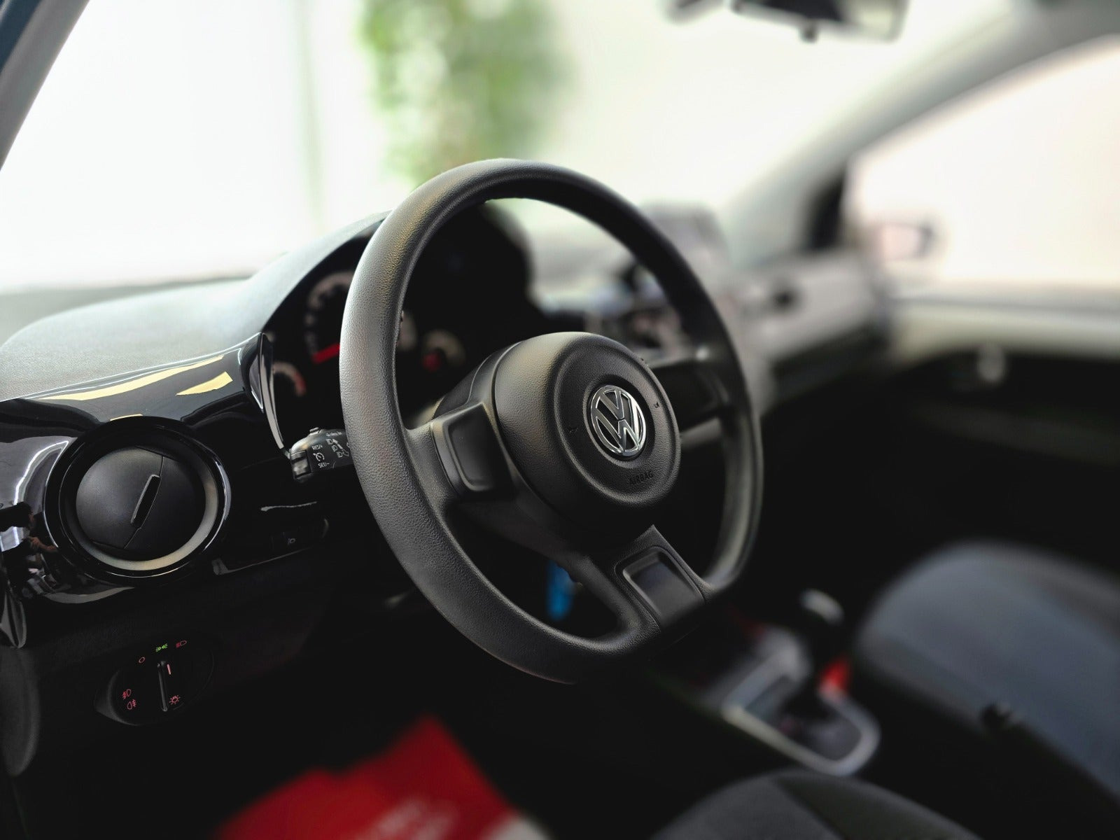 Hvid VW UP! fra 2013