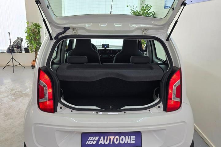 Hvid VW UP! fra 2013