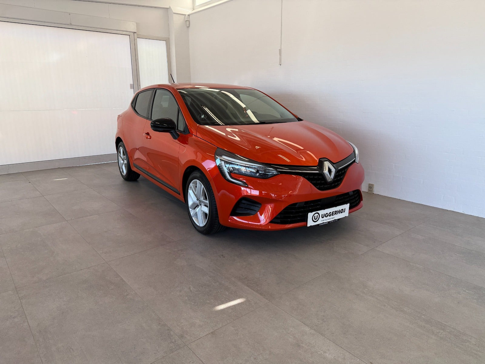 Orange Renault Clio V fra 2021