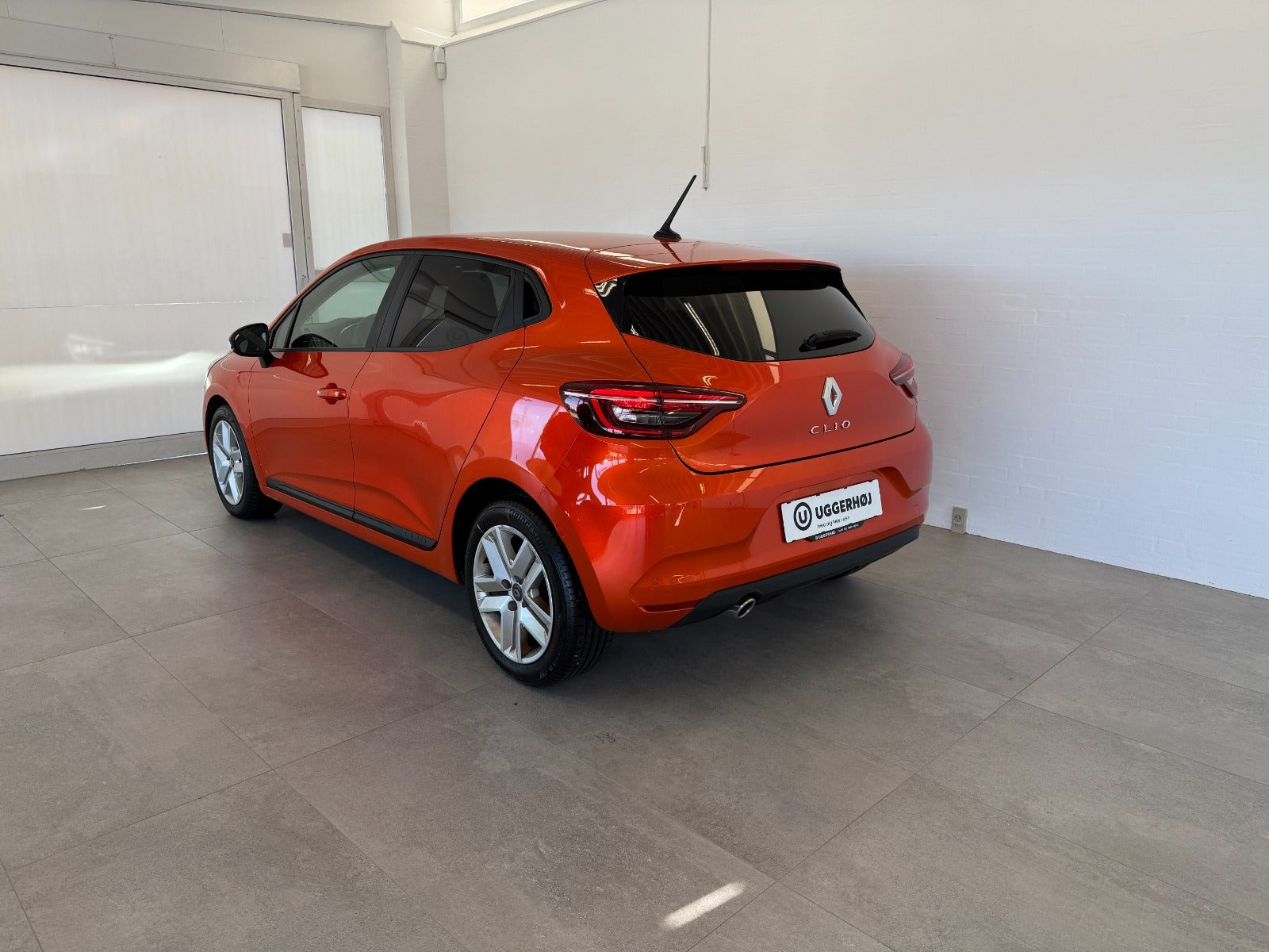Orange Renault Clio V fra 2021