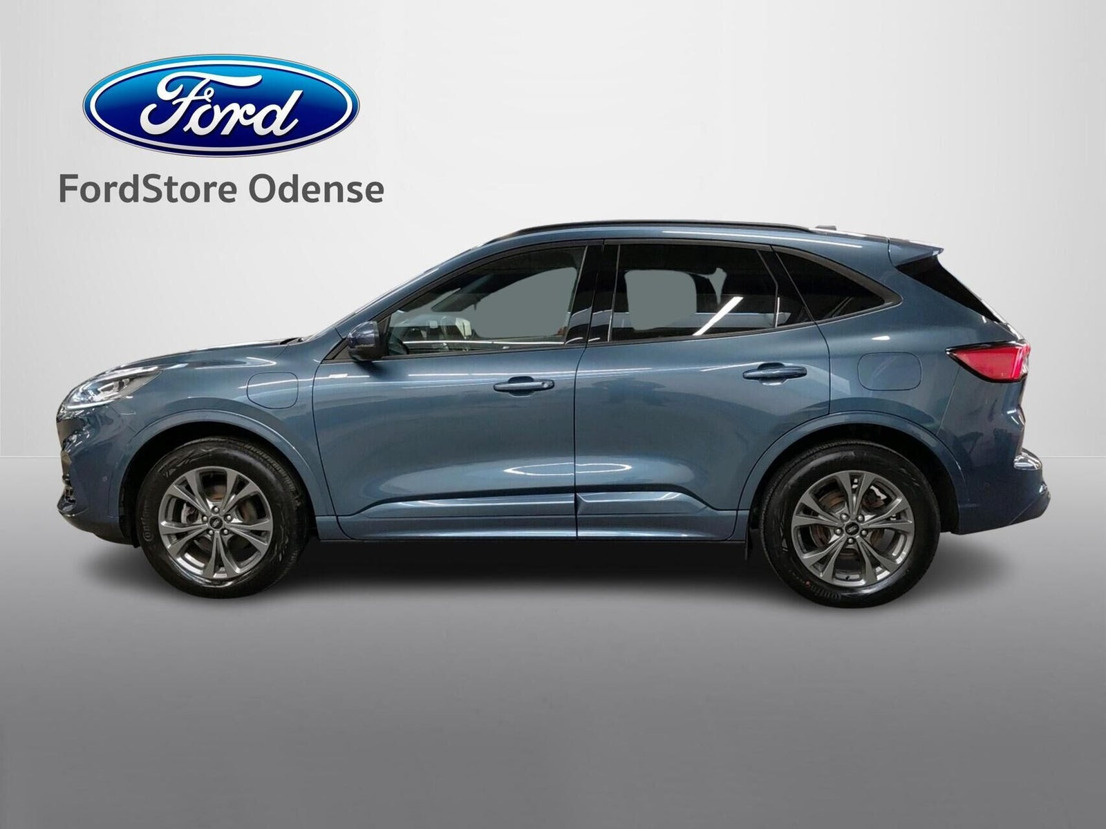 Blå Ford Kuga fra 2023