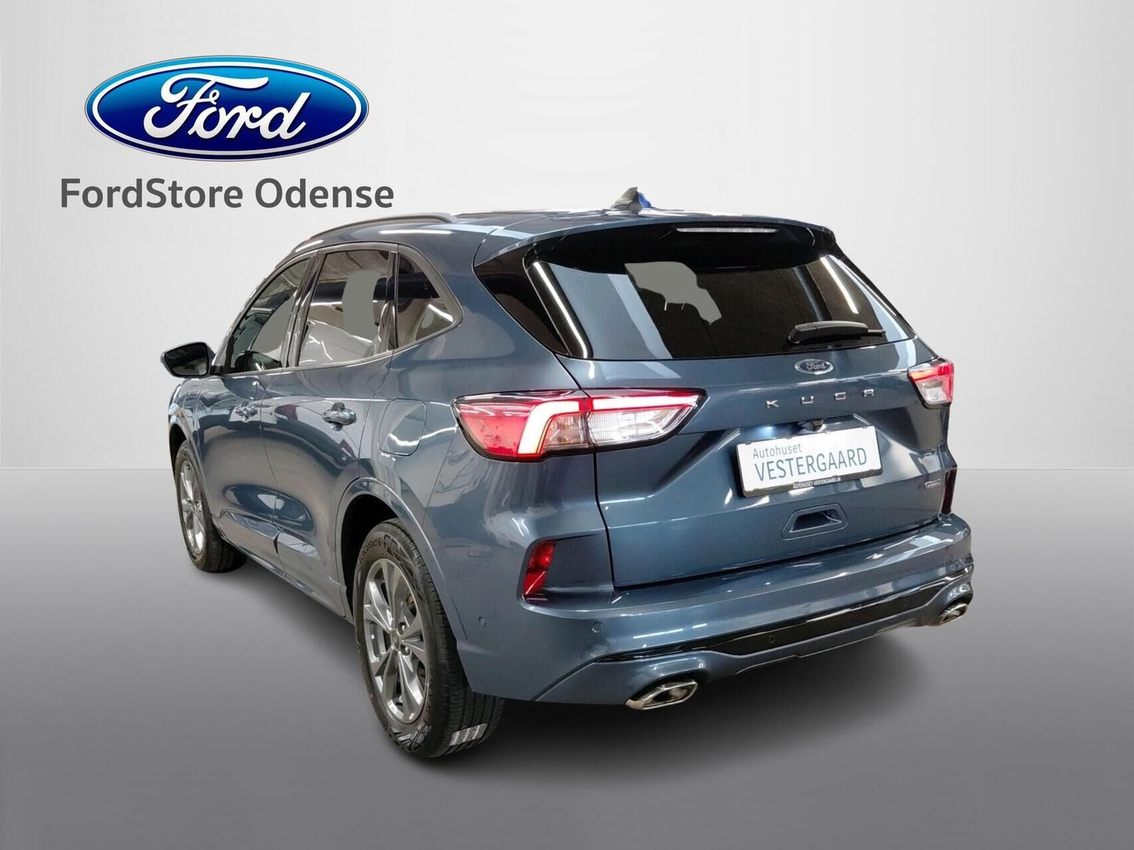 Blå Ford Kuga fra 2023