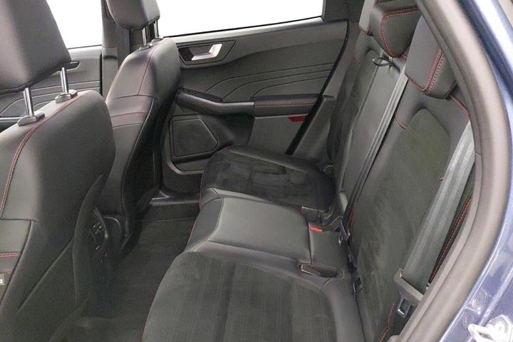 Blå Ford Kuga fra 2023