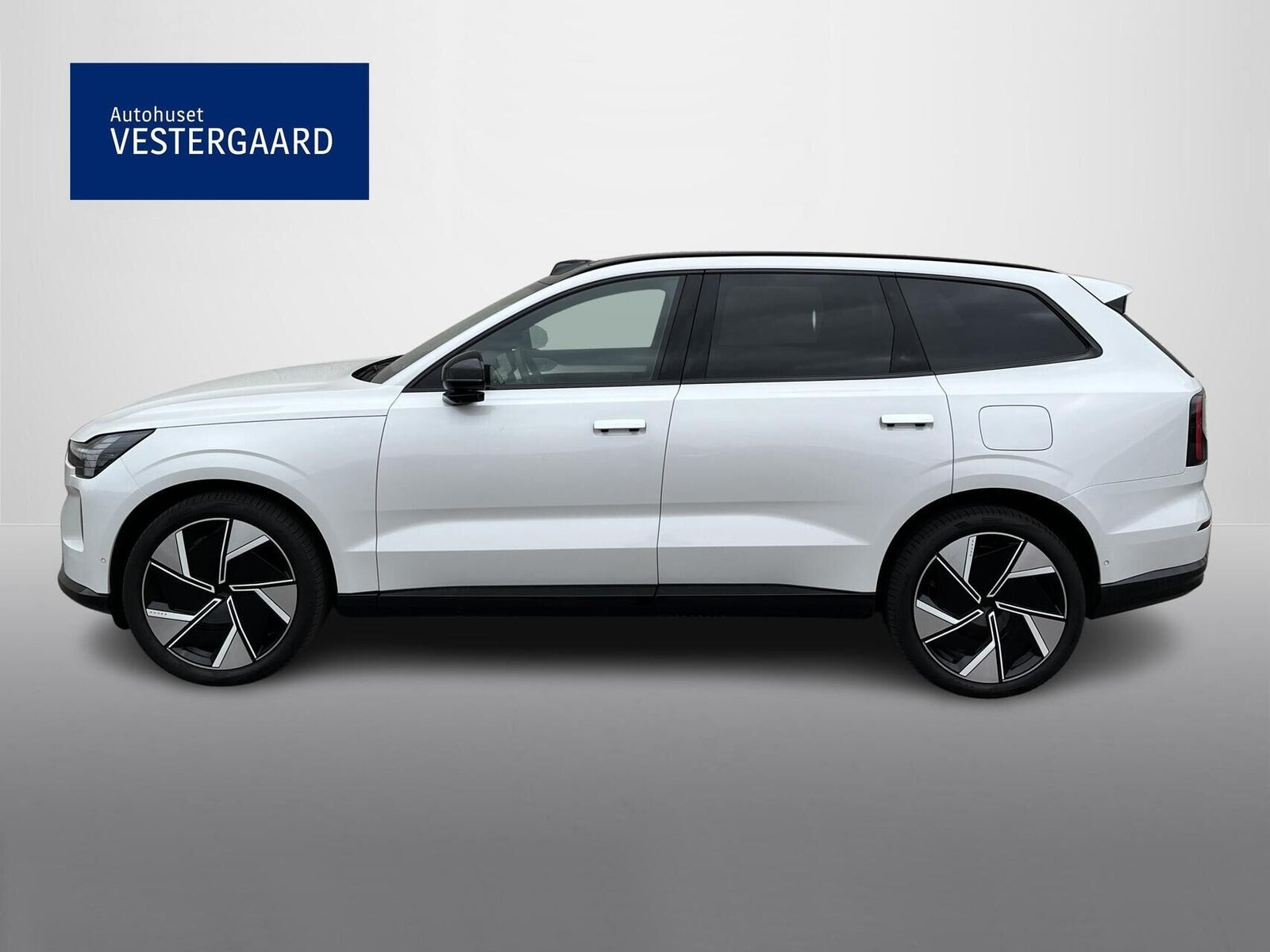 Hvid Volvo EX90 fra 2025