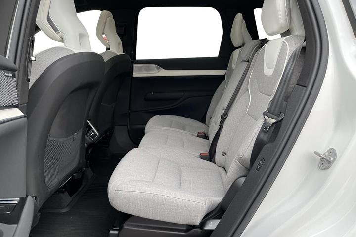 Hvid Volvo EX90 fra 2025