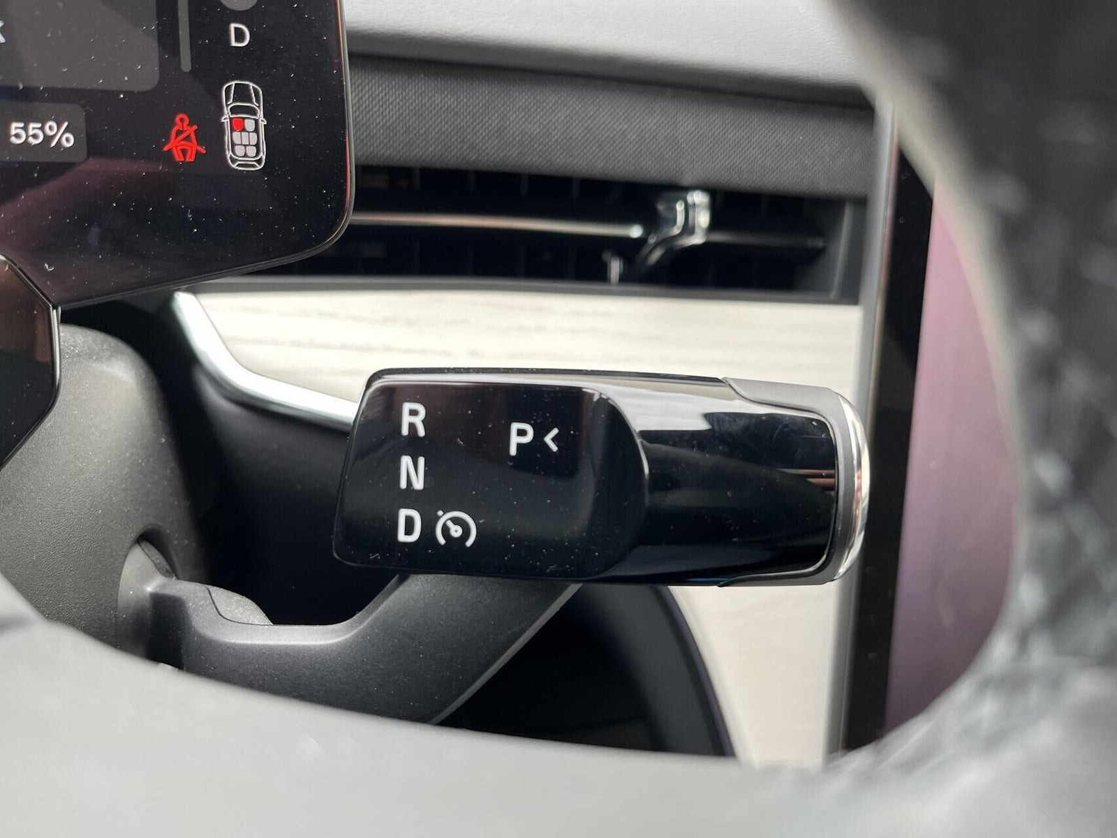 Hvid Volvo EX90 fra 2025