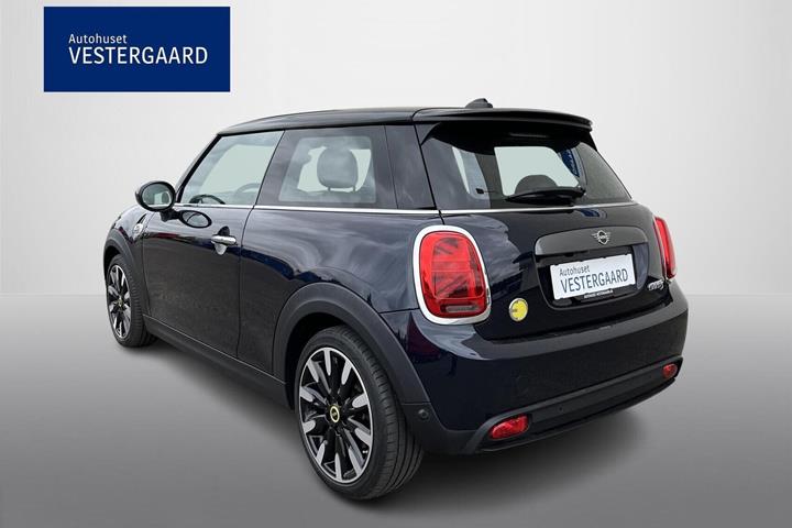 Sort Mini Cooper SE fra 2020