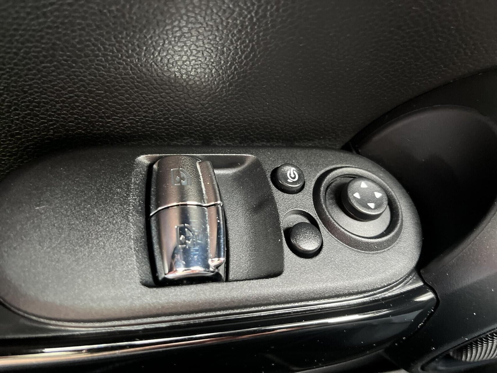 Sort Mini Cooper SE fra 2020