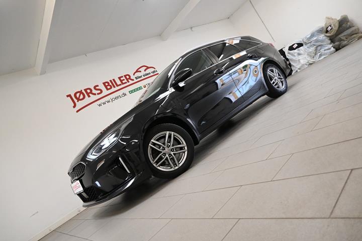 Sort Kia Ceed fra 2020 set udefra
