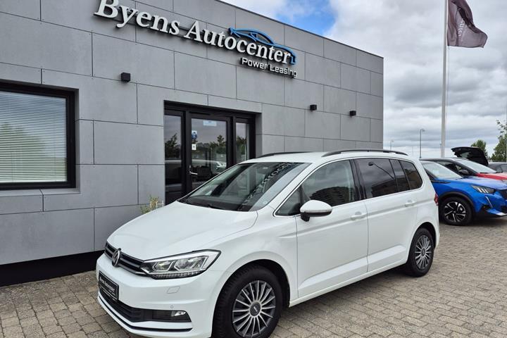 Hvid VW Touran fra 2020