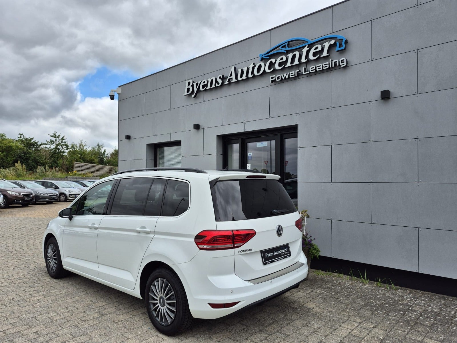 Hvid VW Touran fra 2020