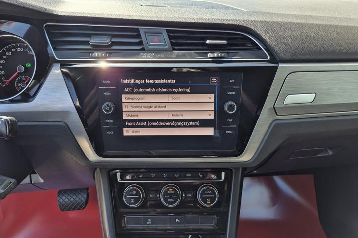 Hvid VW Touran fra 2020