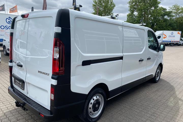 Hvid Renault Trafic T29 fra 2020