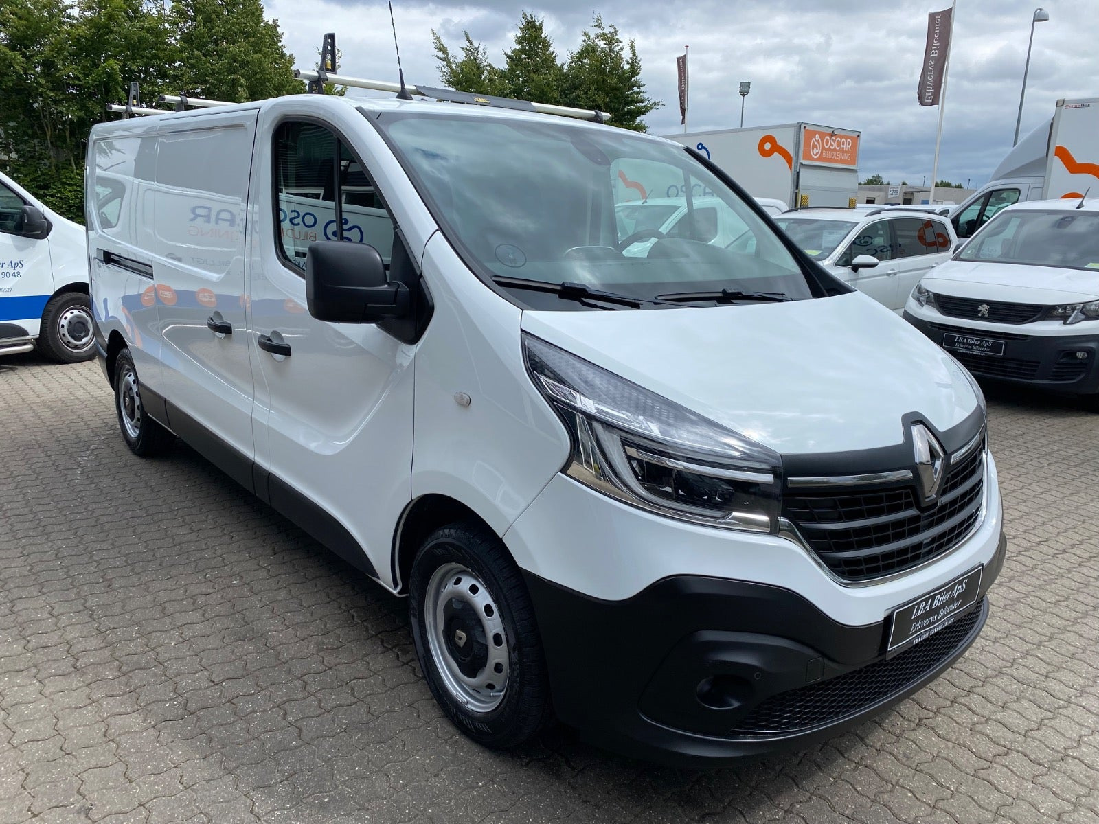 Hvid Renault Trafic T29 fra 2020