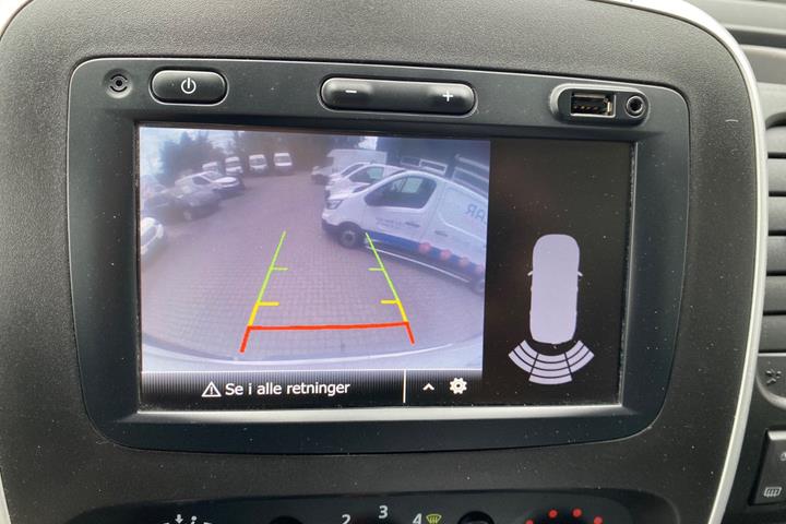 Hvid Renault Trafic T29 fra 2020