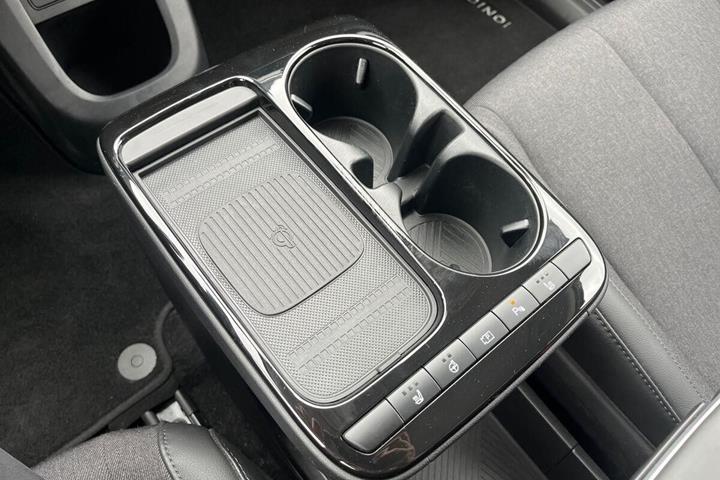 Hvid Hyundai Ioniq 5 fra 2025