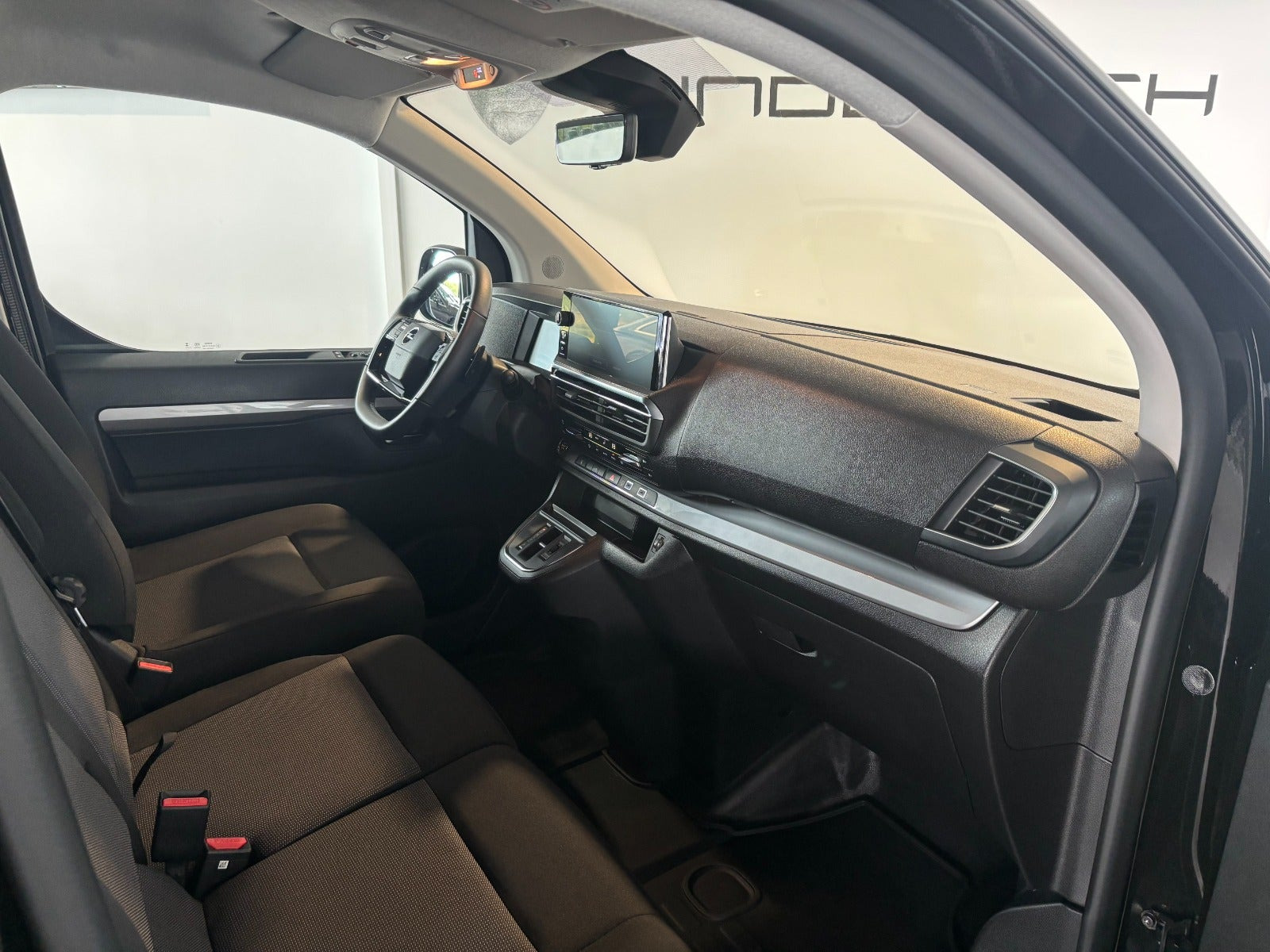 Sort Opel Vivaro fra 2025
