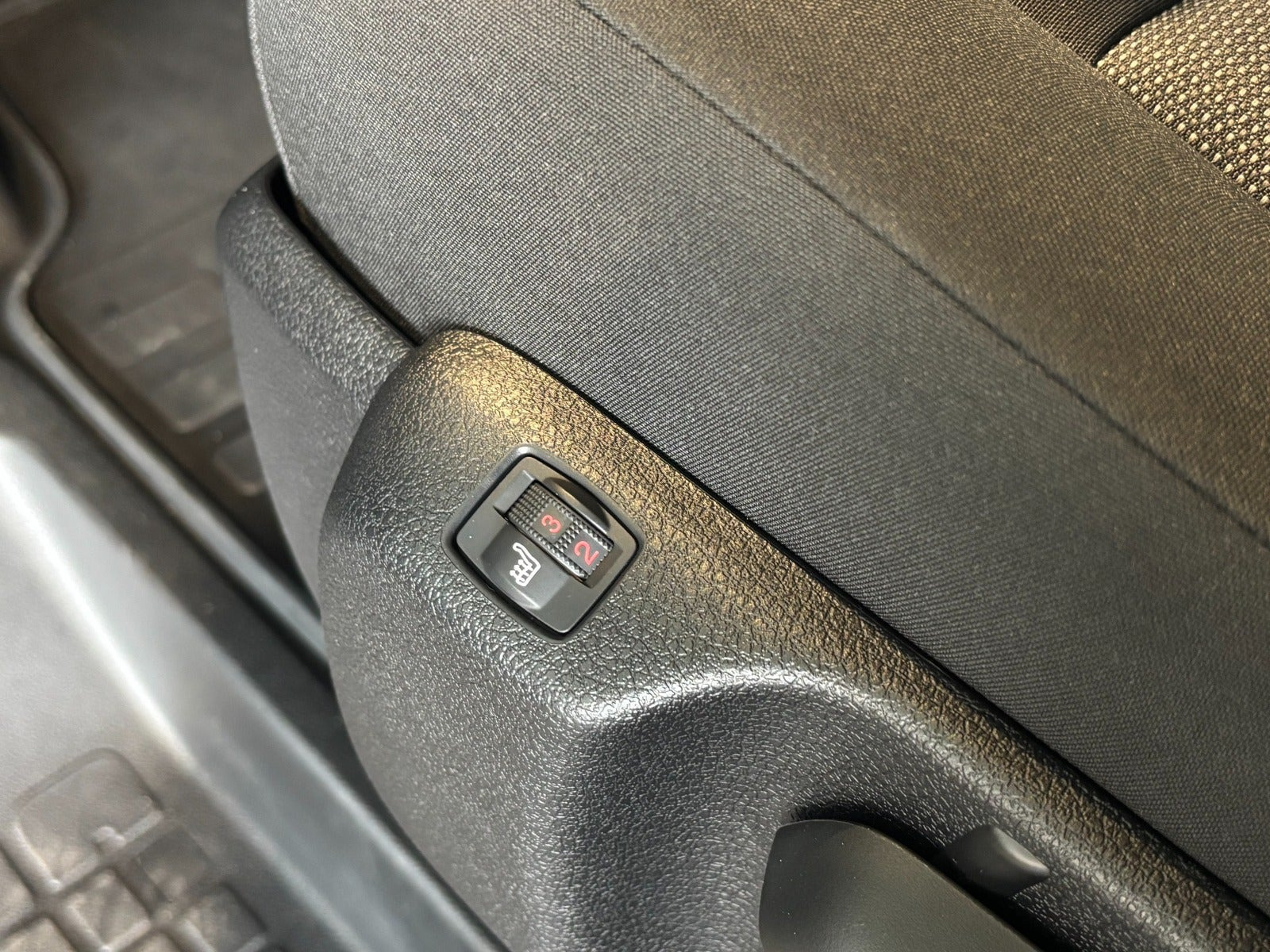 Sort Opel Vivaro fra 2025