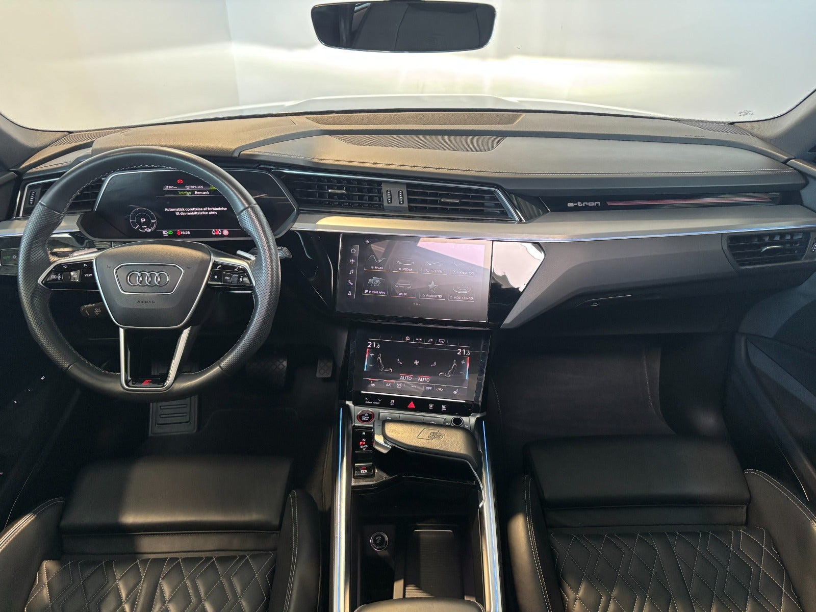 Sort Audi e-tron S fra 2023