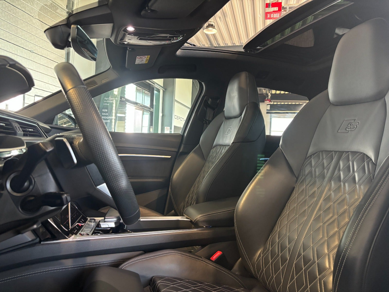 Sort Audi e-tron S fra 2023