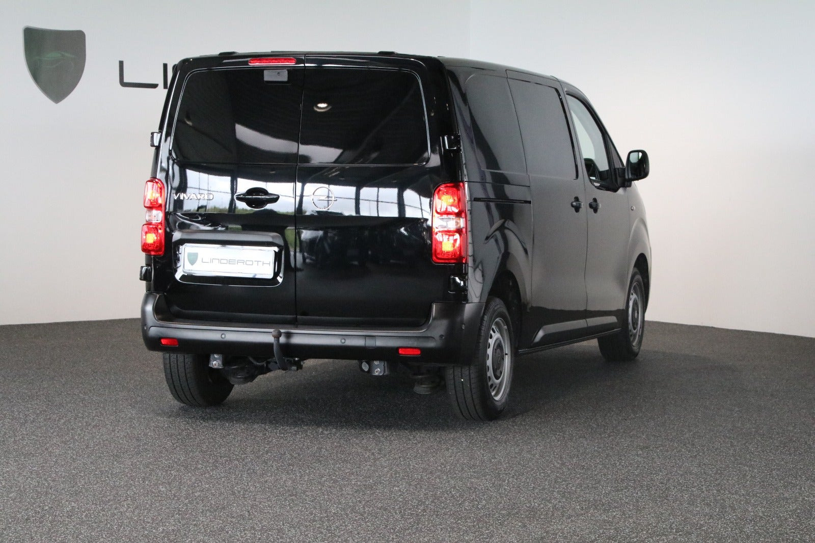 Sort Opel Vivaro fra 2025