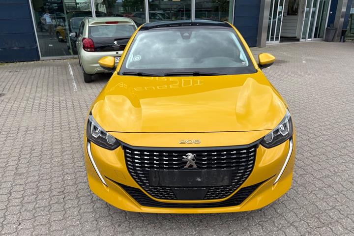 Rød Peugeot 208 fra 2020