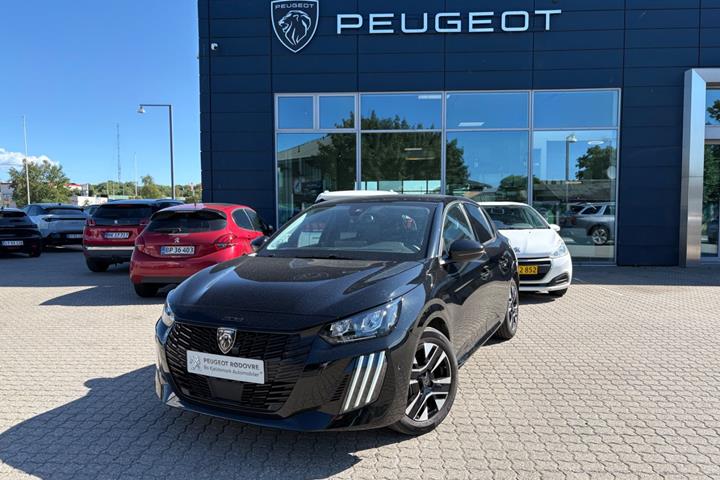 Rød Peugeot 208 fra 2024
