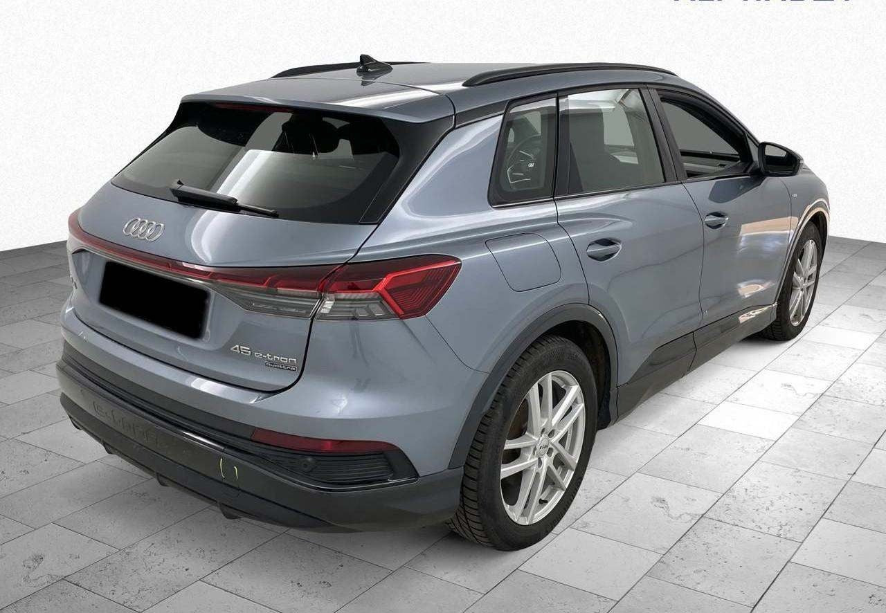 Blå Audi Q4 e-tron fra 2025