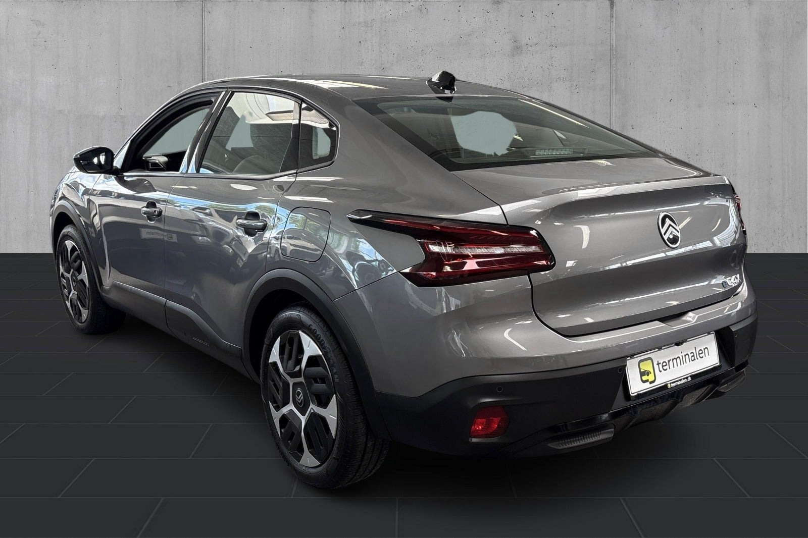 Grå Citroën ë-C4 X fra 2025