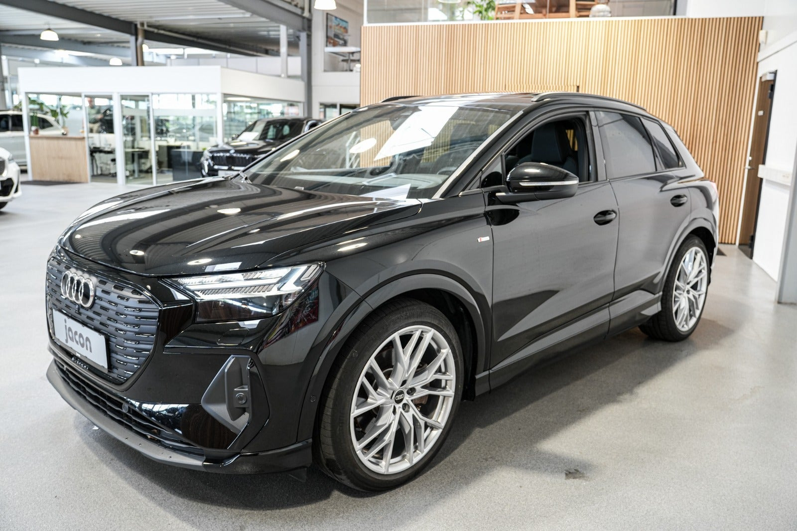 Sort Audi Q4 e-tron fra 2023