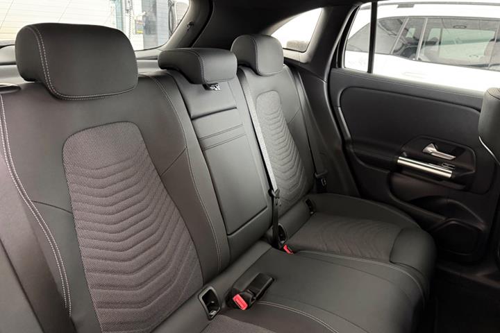 Sort Mercedes EQA250+ fra 2026