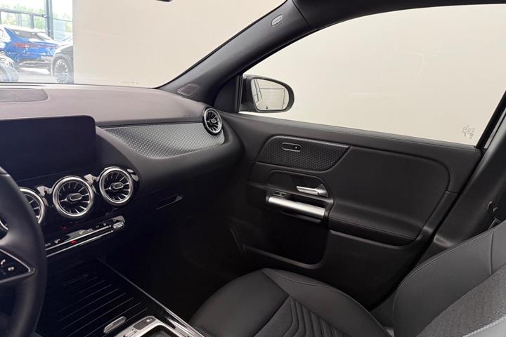 Sort Mercedes EQA250+ fra 2026