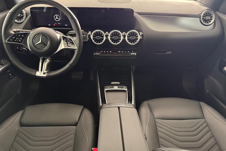 Sort Mercedes EQA250+ fra 2026