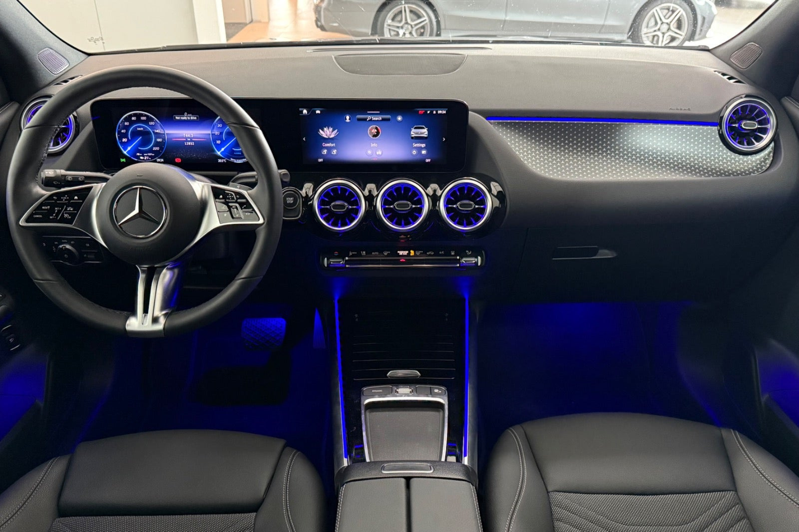 Grå Mercedes EQA250 fra 2025